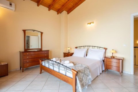 4 rooms Villa in Corfu, Greece No. 47906 2