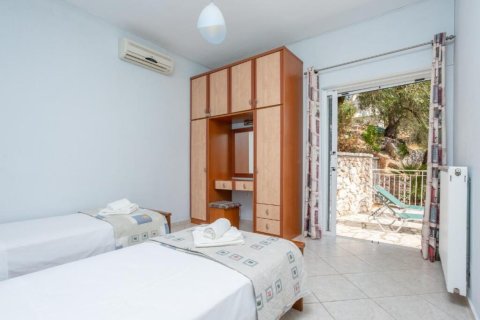 4 rooms Villa in Corfu, Greece No. 47906 7