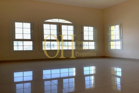 5 bedrooms Villa in Baniyas, UAE No. 10266 8