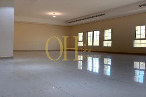 5 bedrooms Villa in Baniyas, UAE No. 10266 7