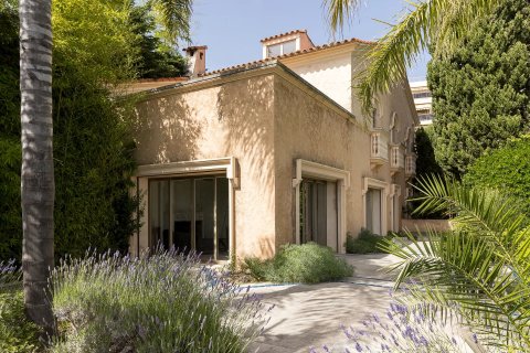 3 bedrooms Villa in Antibes, France No. 67949 12