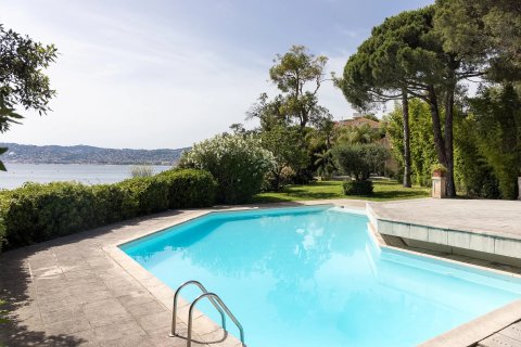 3 bedrooms Villa in Antibes, France No. 67949 6