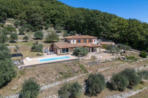 5 dormitorios Villa en Chateauneuf-Grasse, France No. 67941 1