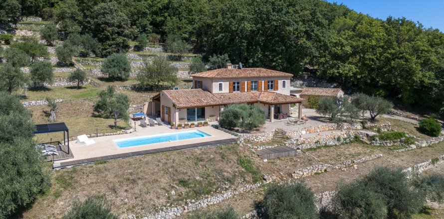 5 dormitorios Villa en Chateauneuf-Grasse, France No. 67941