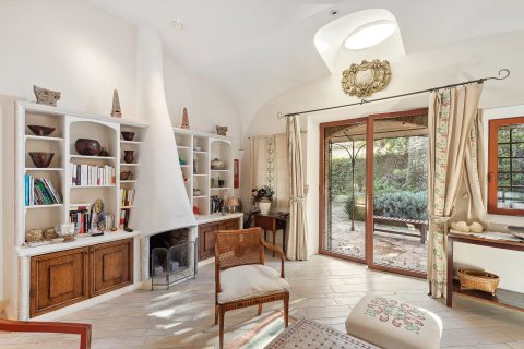 2 bedrooms Villa in Antibes, France No. 67950 7