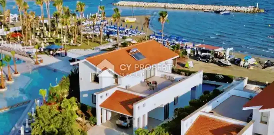 4 bedrooms House in Larnaca, Cyprus No. 31954