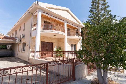 5 bedrooms House in Limassol, Cyprus No. 37813 1