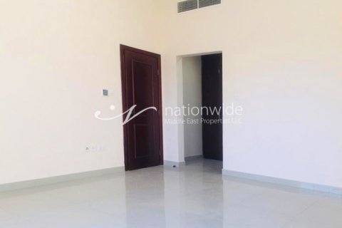 5 dormitorios Villa en Baniyas, UAE No. 3354 8