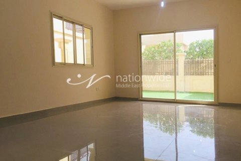 5 dormitorios Villa en Baniyas, UAE No. 3354 6