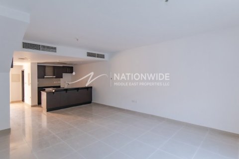 3 bedrooms Villa in Abu Dhabi, UAE No. 3353 6