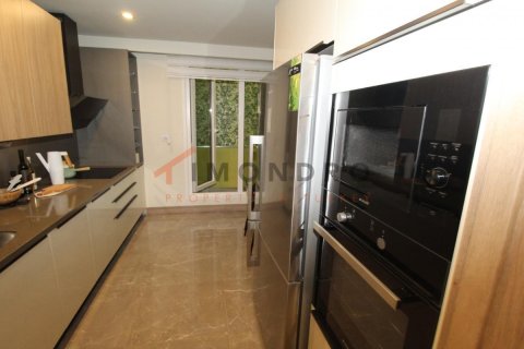 4+1 Apartment in Esenyurt, Turkey No. 17976 11