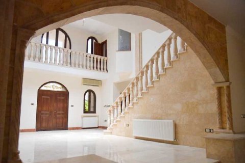 5 bedrooms Villa in Oroklini, Cyprus No. 31624 6