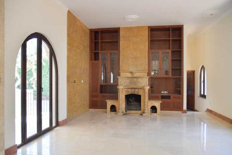 5 bedrooms Villa in Oroklini, Cyprus No. 31624 2