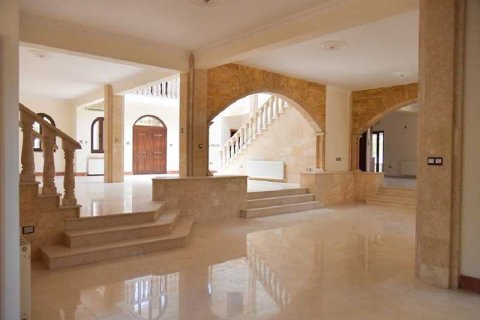 5 bedrooms Villa in Oroklini, Cyprus No. 31624 4