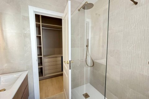 Квартира с 2 спальнями в Мадрид, Испания №92517 8