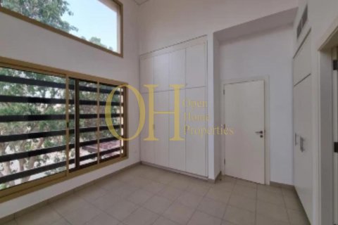 5 dormitorios Villa en Khalifa City, UAE No. 23604 7