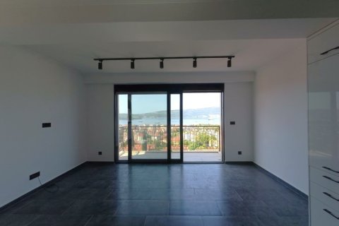 53m² Apartment en Tivat, Montenegro No. 66796 23