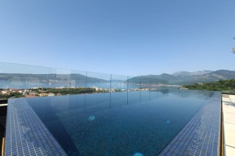 53m² Apartment en Tivat, Montenegro No. 66796 26