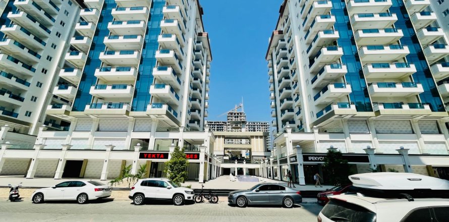 1+1 Apartment in Mahmutlar, Turkey No. 13972