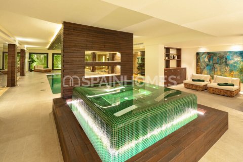 7 bedrooms Villa in Marbella, Spain No. 26787 21