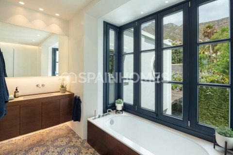 7 bedrooms Villa in Marbella, Spain No. 26787 12