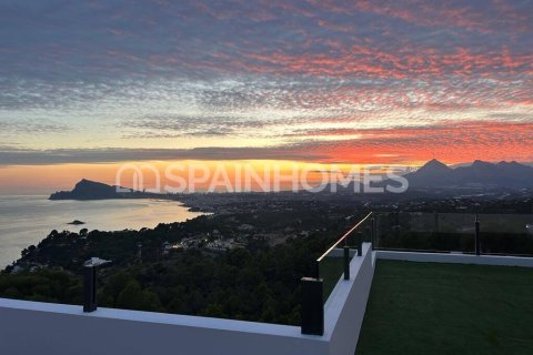 4 bedrooms Villa in Altea, Spain No. 26285 1