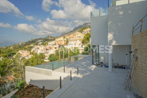 4 bedrooms Villa in Altea, Spain No. 26285 3