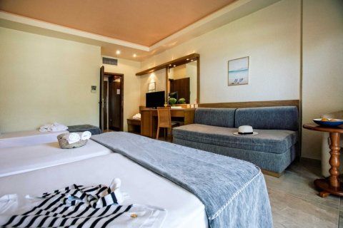 136 bedrooms Hotel in Central Macedonia, Greece No. 52449 3