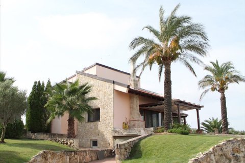 4 bedrooms Villa in Chalkidiki, Greece No. 60612 1