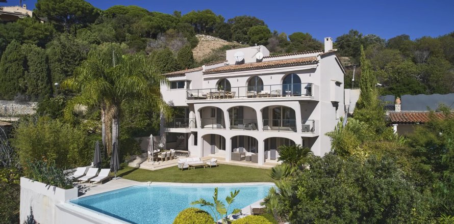 6 dormitorios Villa en Cannes, France No. 69208