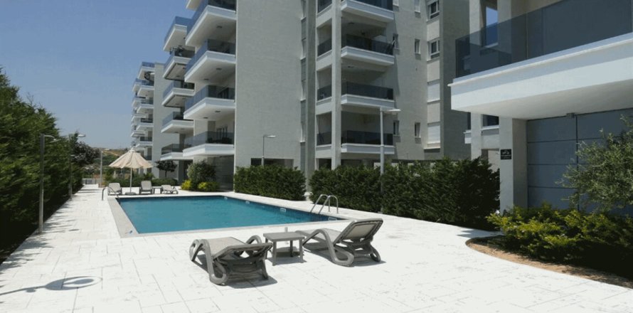 3 dormitorios Apartment en Limassol, Cyprus No. 51018