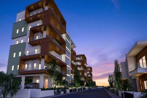 2 bedrooms Apartment in Germasogeia, Cyprus No. 77651 8