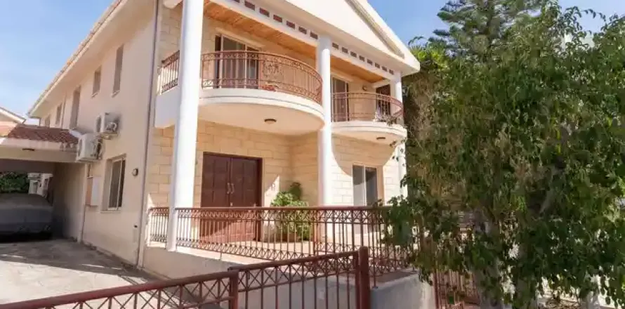 5 chambres House à Limassol, Cyprus No. 29429