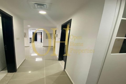 3 bedrooms Apartment in Al Reef, UAE No. 8809 8