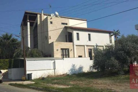 4 bedrooms Villa in Larnaca, Cyprus No. 31556 2