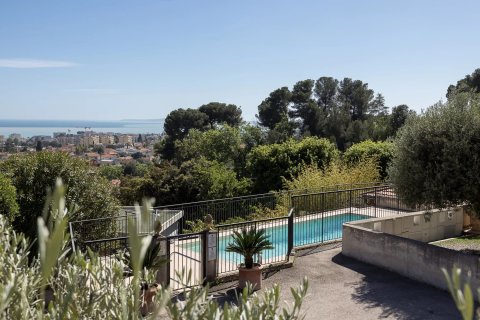 3 dormitorios Apartment en Cagnes-sur-Mer, France No. 68723 1