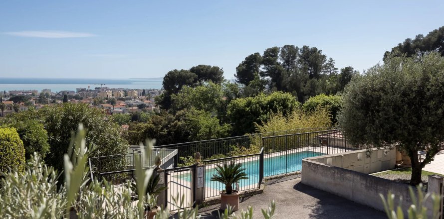 3 dormitorios Apartment en Cagnes-sur-Mer, France No. 68723