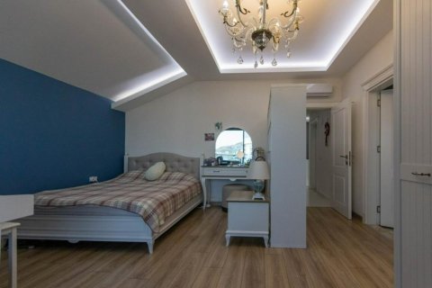 3+1 Penthouse in Mahmutlar, Turkey No. 13930 18