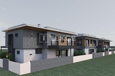 4+1 Villa à Dosemealti, Turkey No. 21533 9