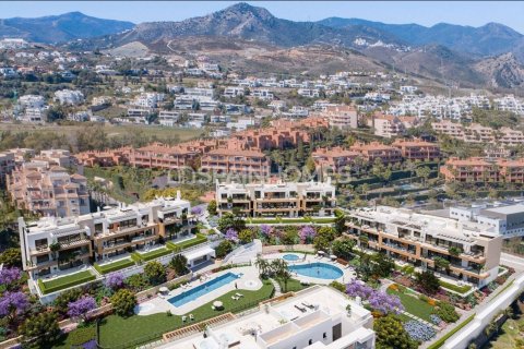 3 bedrooms Apartment in Estepona, Spain No. 25740 1