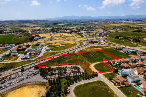 18200m² Land in Strovolos, Cyprus No. 35784 3