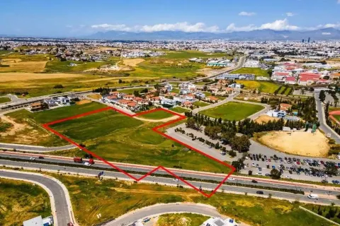 18200m² Land in Strovolos, Cyprus No. 35784 1