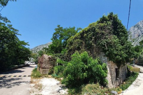 555m² Land in Kotor, Montenegro No. 66757 1