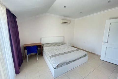 4 rooms Appartement à Cikcilli, Turkey No. 21250 2