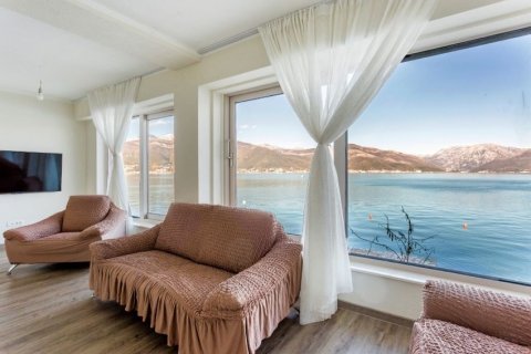 5 dormitorios House en Tivat, Montenegro No. 66719 4