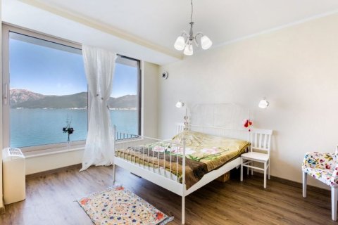 5 dormitorios House en Tivat, Montenegro No. 66719 9