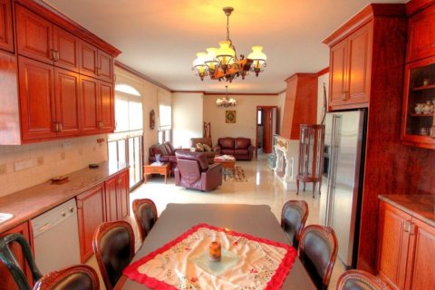 6 bedrooms Villa in Limassol, Cyprus No. 50014 5