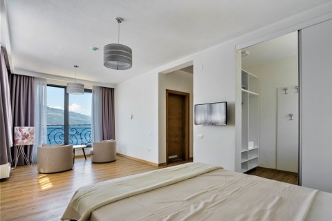 3 dormitorios House en Tivat, Montenegro No. 66829 21