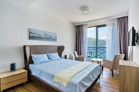 3 dormitorios House en Tivat, Montenegro No. 66829 4