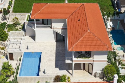 3 bedrooms Villa in Tivat, Montenegro No. 67018 2